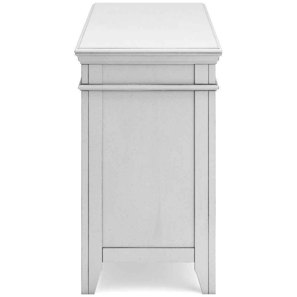Picture of Kylie Credenza