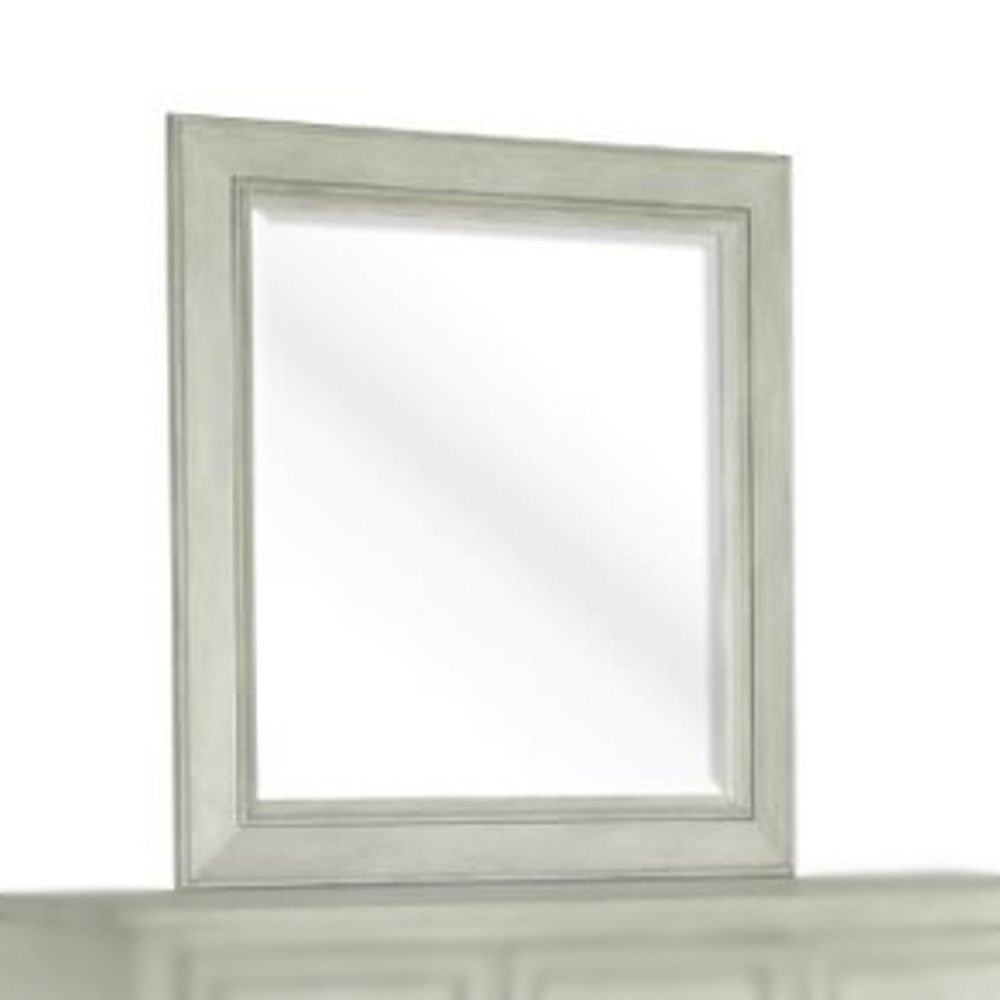 Picture of Raelynn Mirror